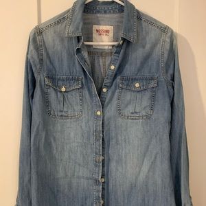 Denim button down shirt, loose fitting. Bundle 5/$20!